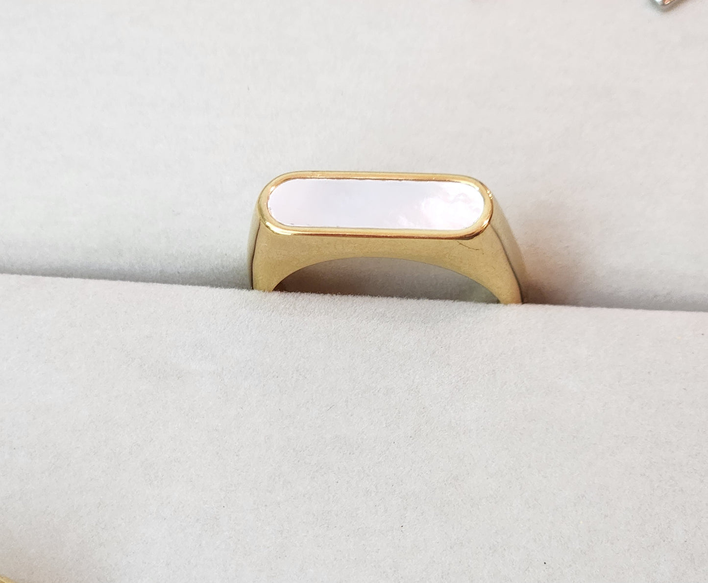 Stone top ring